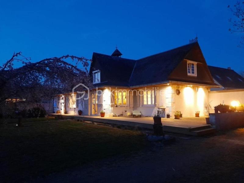 Propriété - 185 m² - 8 pièces