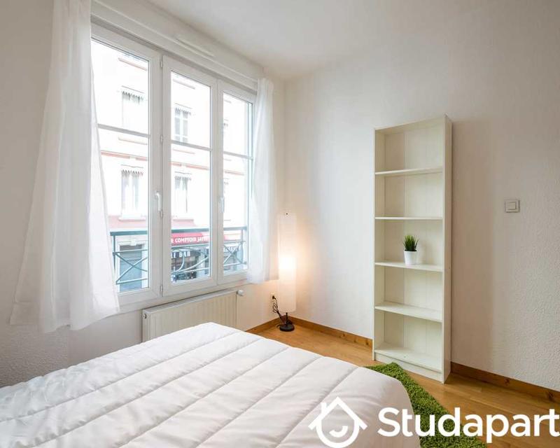 Chambre - 70 m² - 1 pièce