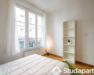 Chambre - 70 m² - 1 pièce