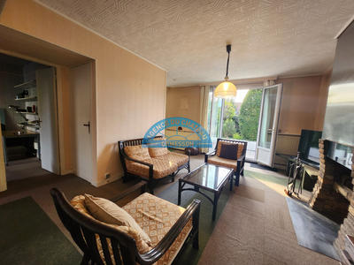 Maison - 90 m² - 5 pièces