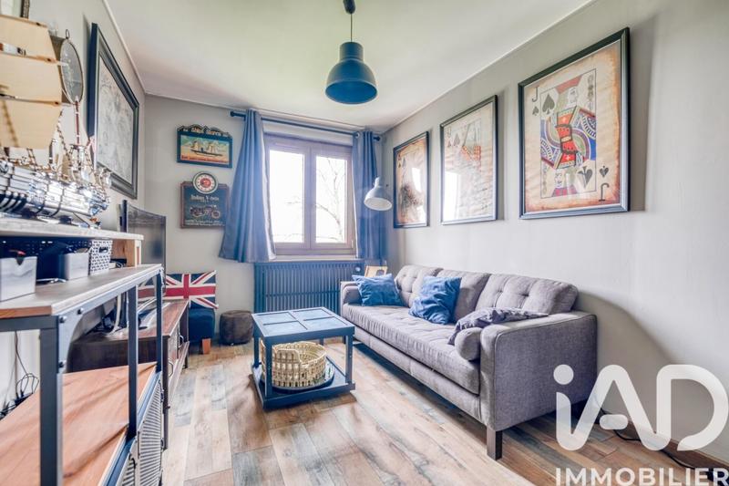 Maison - 228 m² - 8 pièces