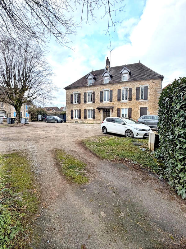 Duplex - 65 m² - 4 pièces