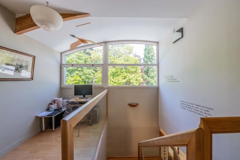 Maison - 235 m² - 8 pièces