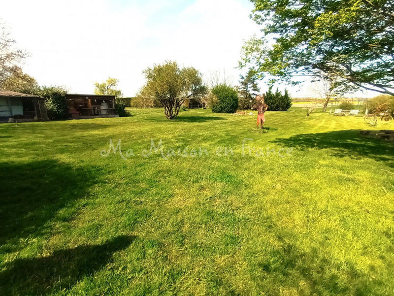 Maison en pierre - 103 m² - 2 pièces