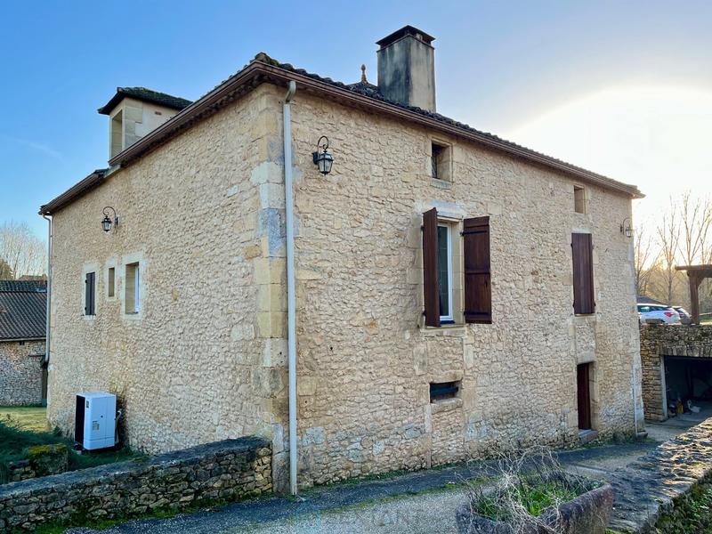 Maison en pierre - 173 m² - 6 pièces