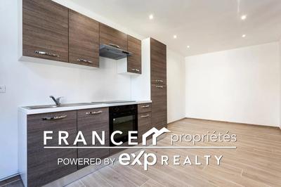 Maison - 104 m² - 4 pièces