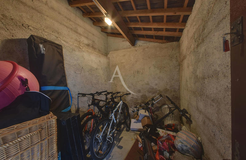 Maison - 180 m² - 7 pièces