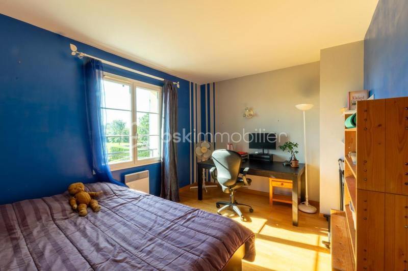 Maison - 168 m² - 8 pièces