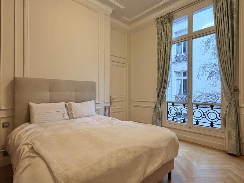 Appartement - 300 m² - 10 pièces