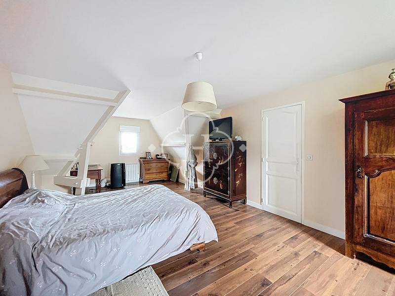 Maison - 168 m² - 8 pièces