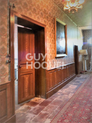 Maison - 220 m² - 12 pièces