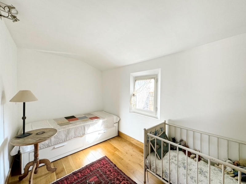 Demeure - 251 m² - 9 pièces