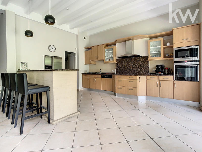 Appartement - 175 m² - 5 pièces