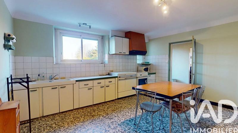 Maison - 216 m² - 8 pièces