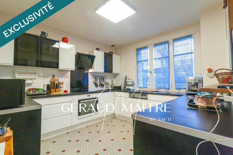 Maison - 196 m² - 10 pièces