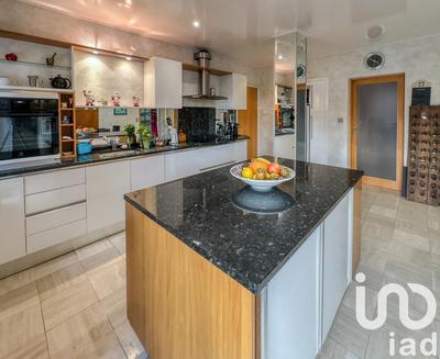 Maison - 338 m² - 8 pièces