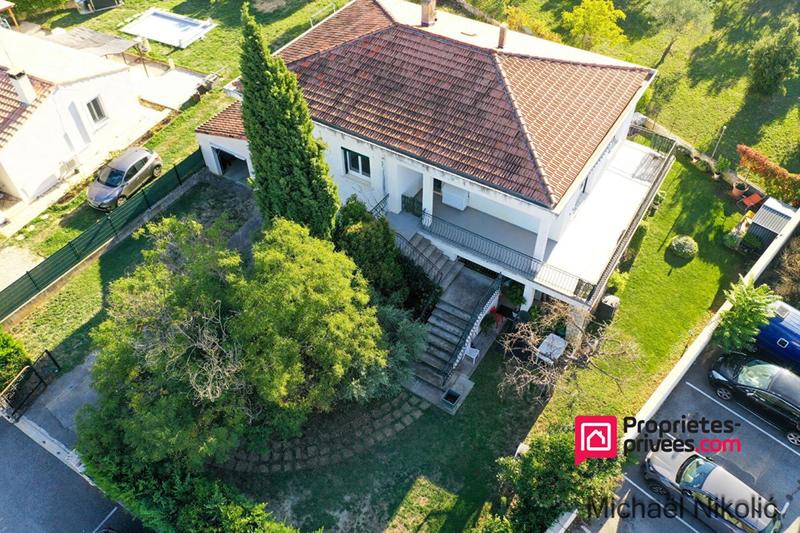 Maison - 254 m² - 10 pièces