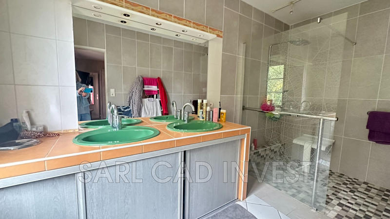 Maison - 280 m² - 8 pièces