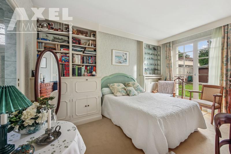 Maison - 225 m² - 6 pièces