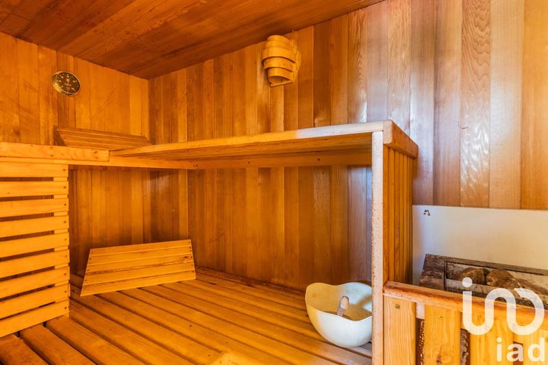 Maison - 216 m² - 7 pièces