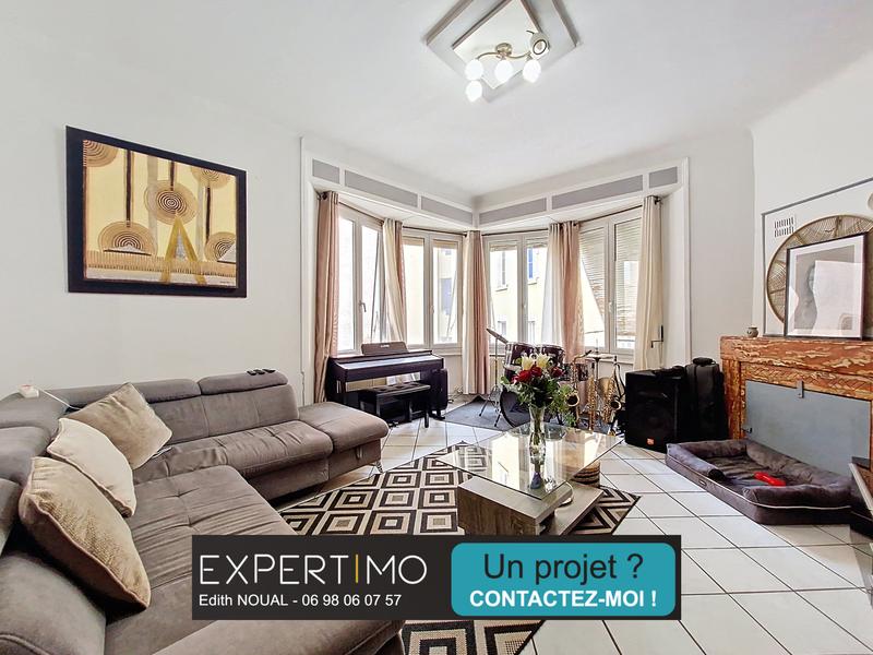 Appartement - 160 m² - 8 pièces