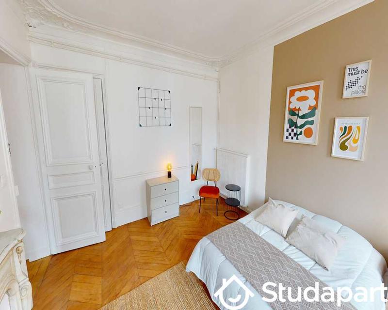 Chambre - 80 m² - 1 pièce