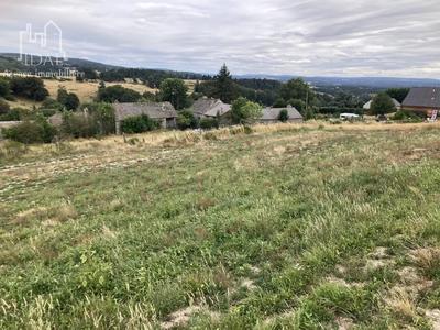 Terrain constructible - 1 600 m²