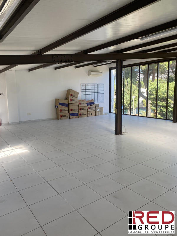 Local d'activités - 594 m²