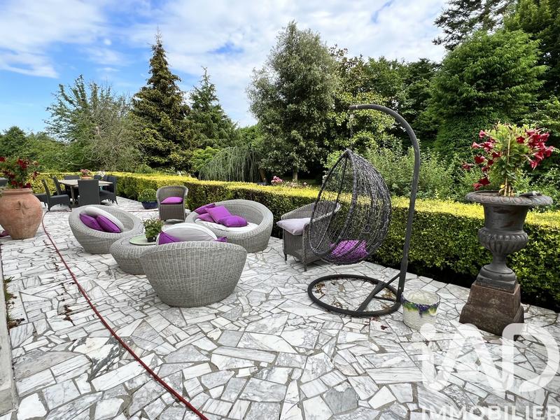 Maison - 512 m² - 14 pièces