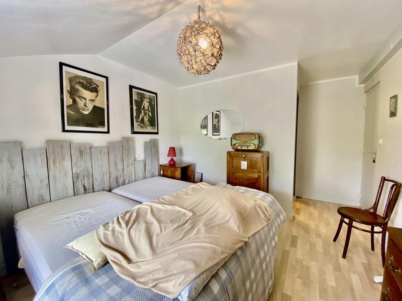 Maison - 279 m² - 9 pièces