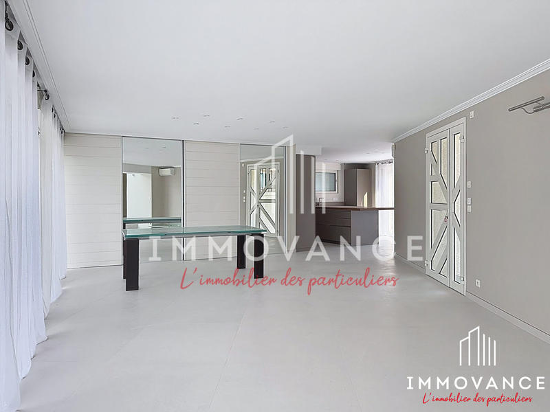 Villa - 277 m² - 6 pièces