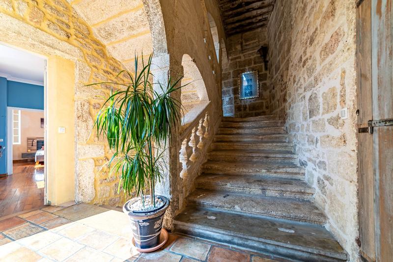 Maison - 274 m² - 10 pièces