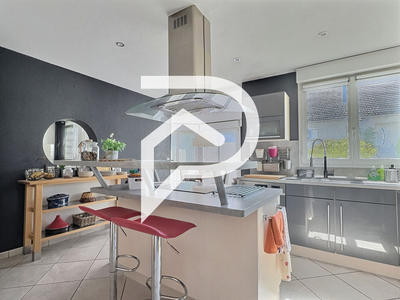 Maison - 200 m² - 7 pièces