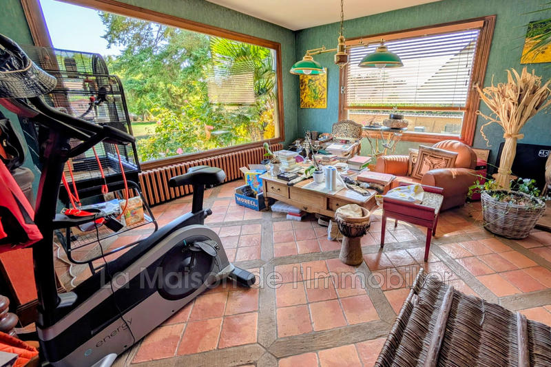 Maison - 220 m² - 9 pièces