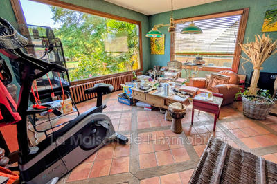 Maison - 220 m² - 9 pièces