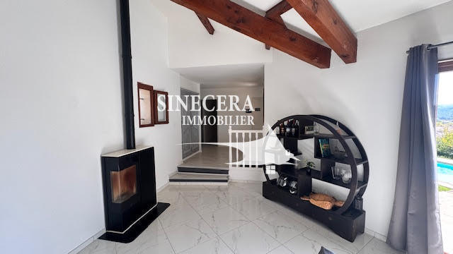 Villa - 198 m² - 10 pièces