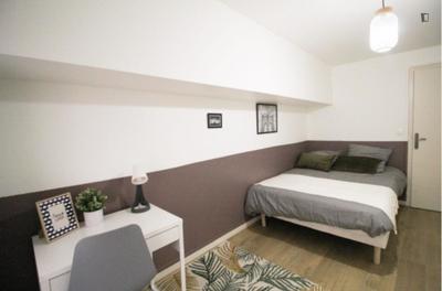 Chambre - 12 m² - 5 pièces