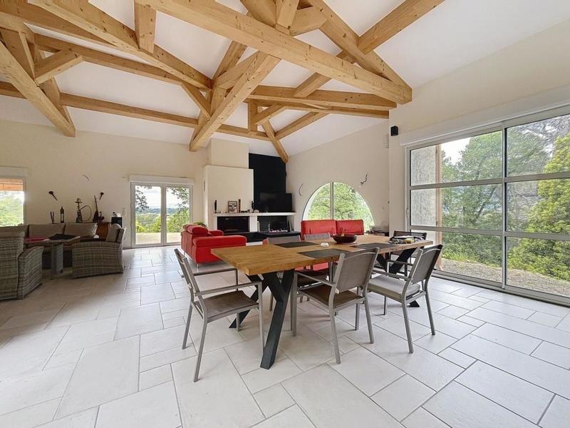 Maison - 200 m² - 4 pièces