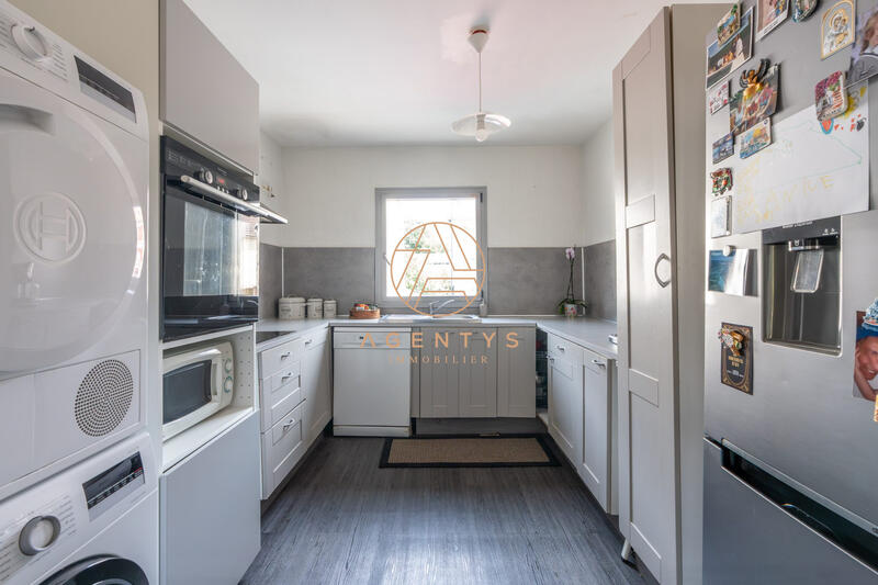 Appartement - 90 m² - 4 pièces