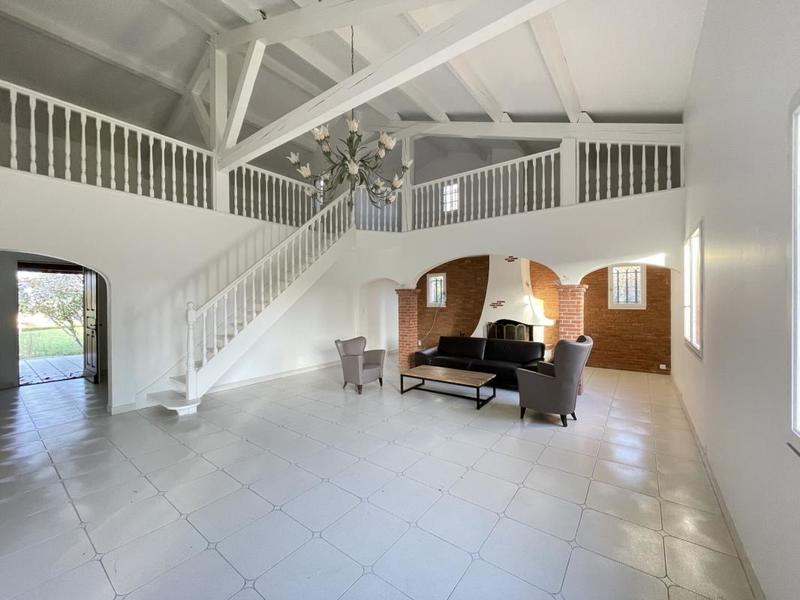 Villa - 250 m² - 8 pièces