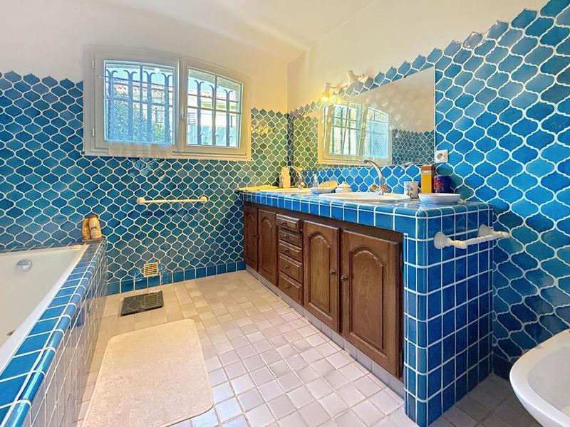 Maison - 177 m² - 7 pièces