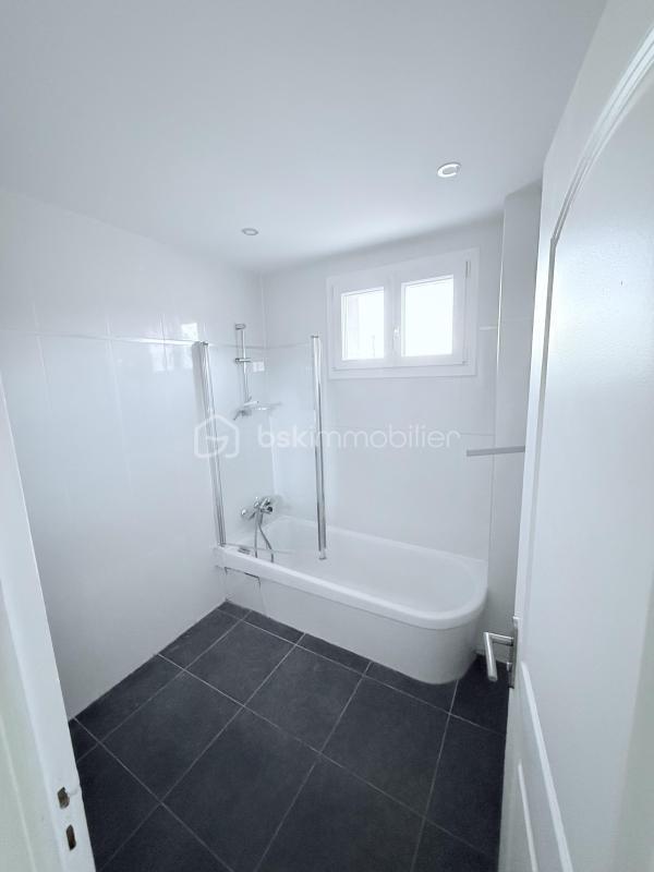 Maison traditionnelle - 170 m² - 7 pièces