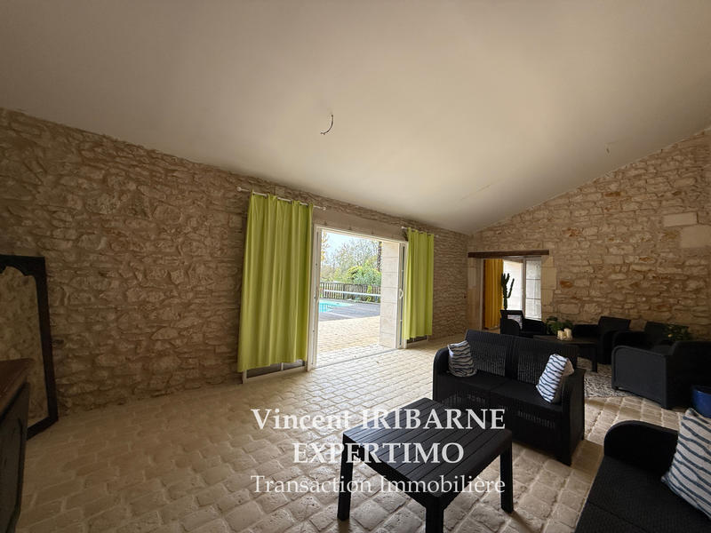 Propriété - 245 m² - 8 pièces