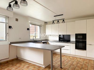 Maison - 211 m² - 8 pièces