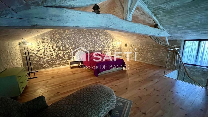 Maison - 385 m² - 10 pièces