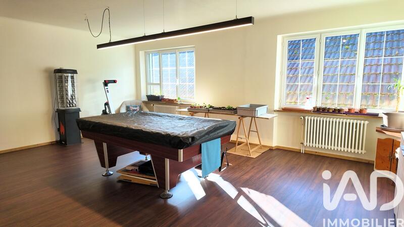 Maison - 223 m² - 9 pièces