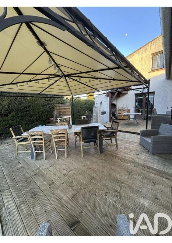 Maison - 225 m² - 8 pièces