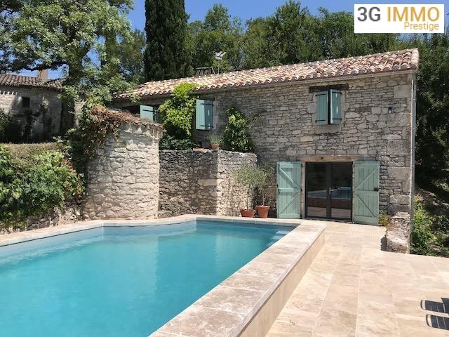 Maison en pierre - 252 m² - 9 pièces