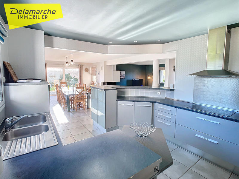 Maison - 215 m² - 6 pièces