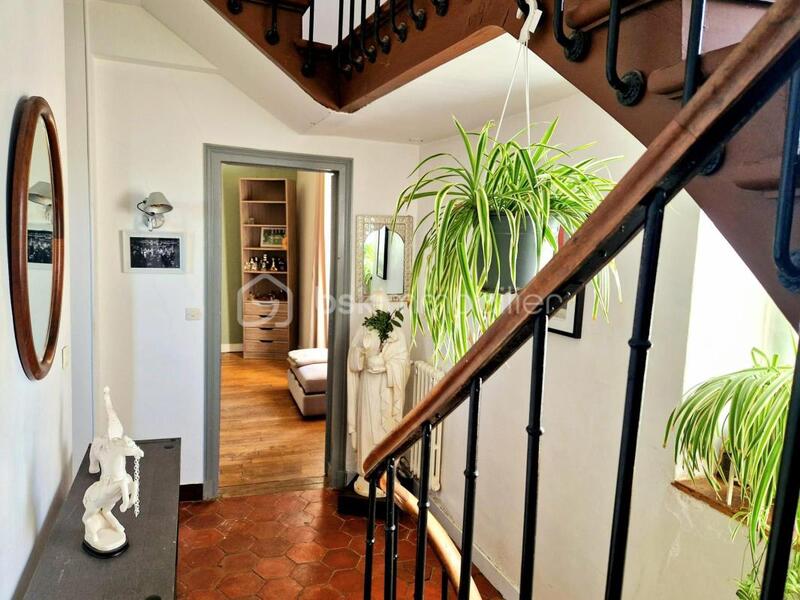 Propriété - 200 m² - 9 pièces